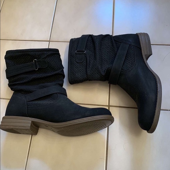 Skechers Shoes - Stylish Boots (NWOT)